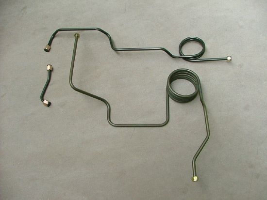 为什么制动管路要设计成弯曲的